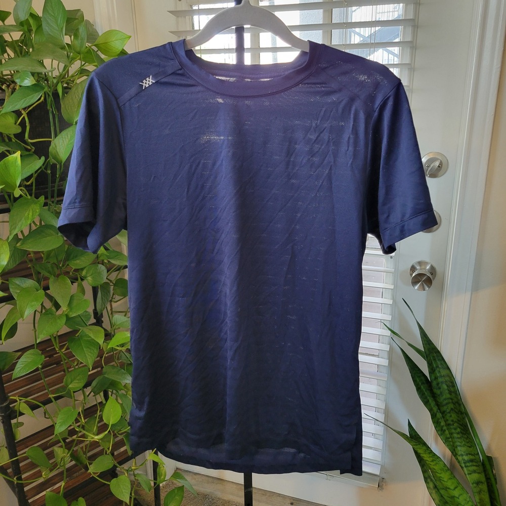 Rhone Reign Training Tee Mens Blue Short Sleeve Mesh Performance Shirt Small